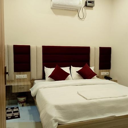Hotel Lr Delite Inn Mathura Exterior photo