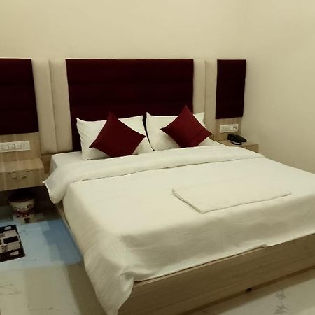 Hotel Lr Delite Inn Mathura Exterior photo