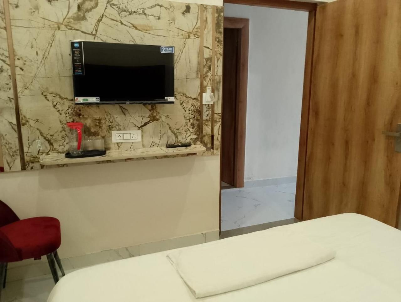 Hotel Lr Delite Inn Mathura Exterior photo