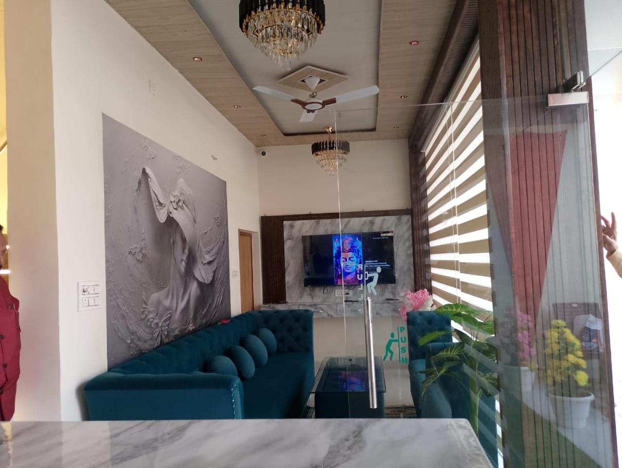 Hotel Lr Delite Inn Mathura Exterior photo